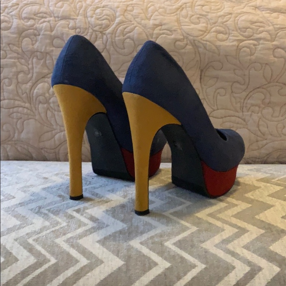 Multi Color Platform - Picture 2 of 2